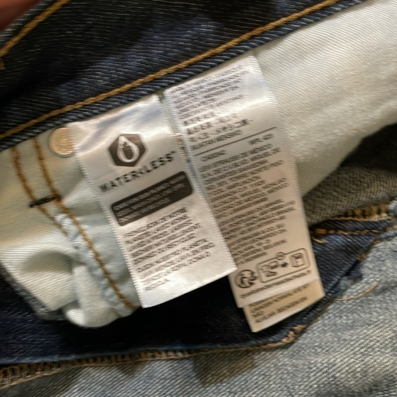 Levi’s - Picture 5 of 7